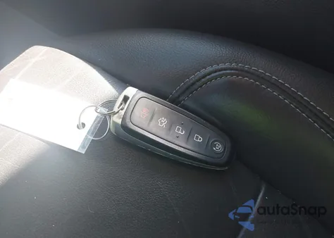 2017 Ford Escape Titanium из США, поврежденный, VIN 1FMCU9J96HUC94393